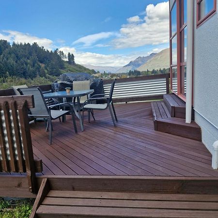 Hot Tub And Views Over Central Queenstown - Entire Holiday House Ngoại thất bức ảnh
