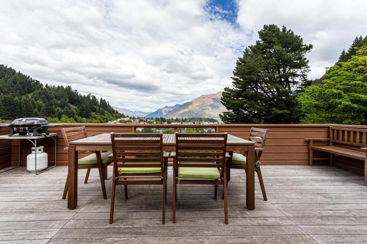 Hot Tub And Views Over Central Queenstown - Entire Holiday House Ngoại thất bức ảnh