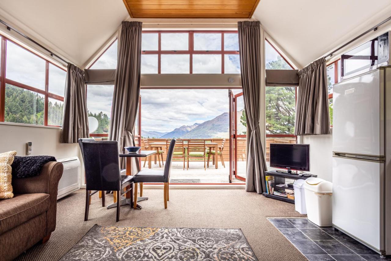 Hot Tub And Views Over Central Queenstown - Entire Holiday House Ngoại thất bức ảnh