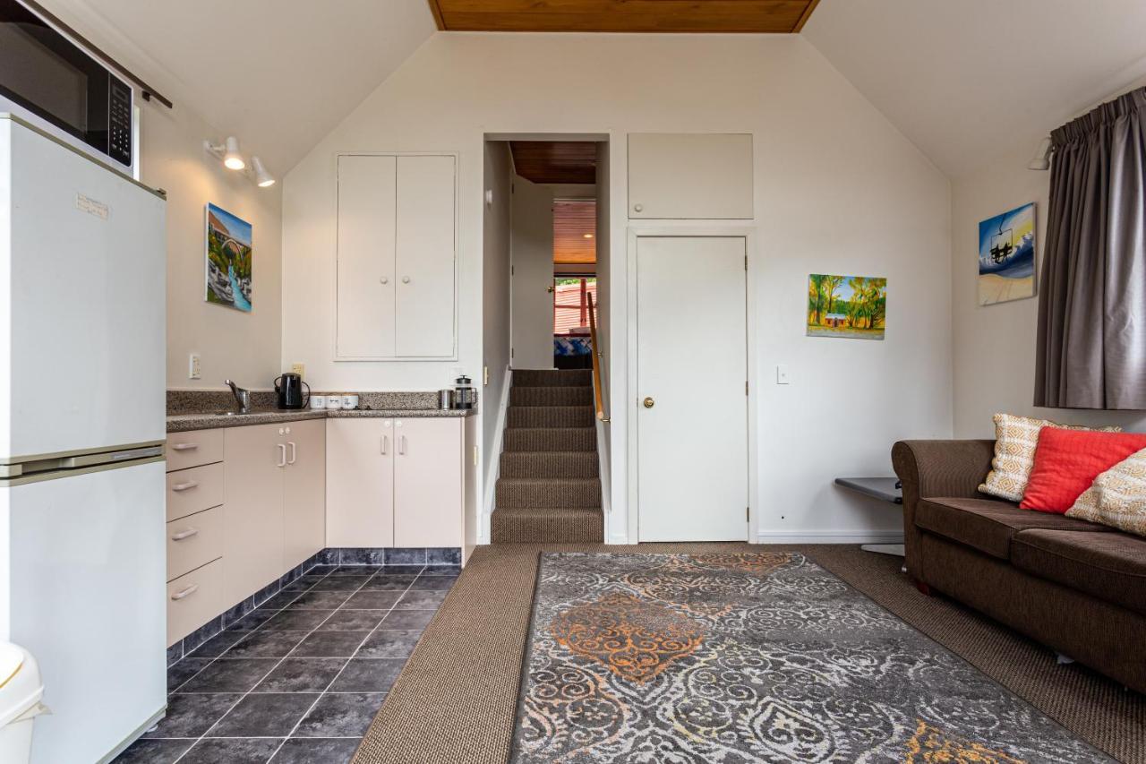 Hot Tub And Views Over Central Queenstown - Entire Holiday House Ngoại thất bức ảnh