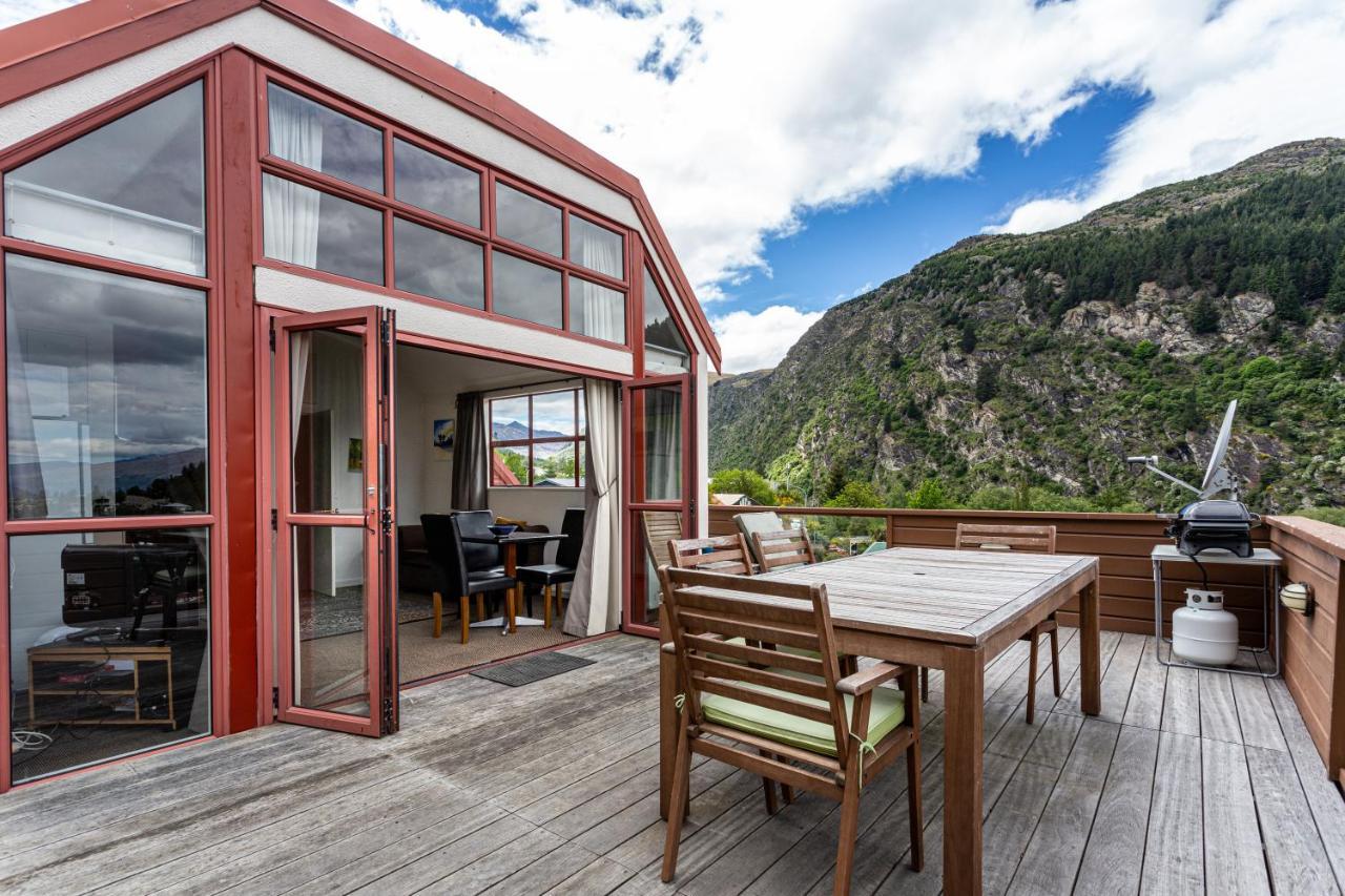 Hot Tub And Views Over Central Queenstown - Entire Holiday House Ngoại thất bức ảnh