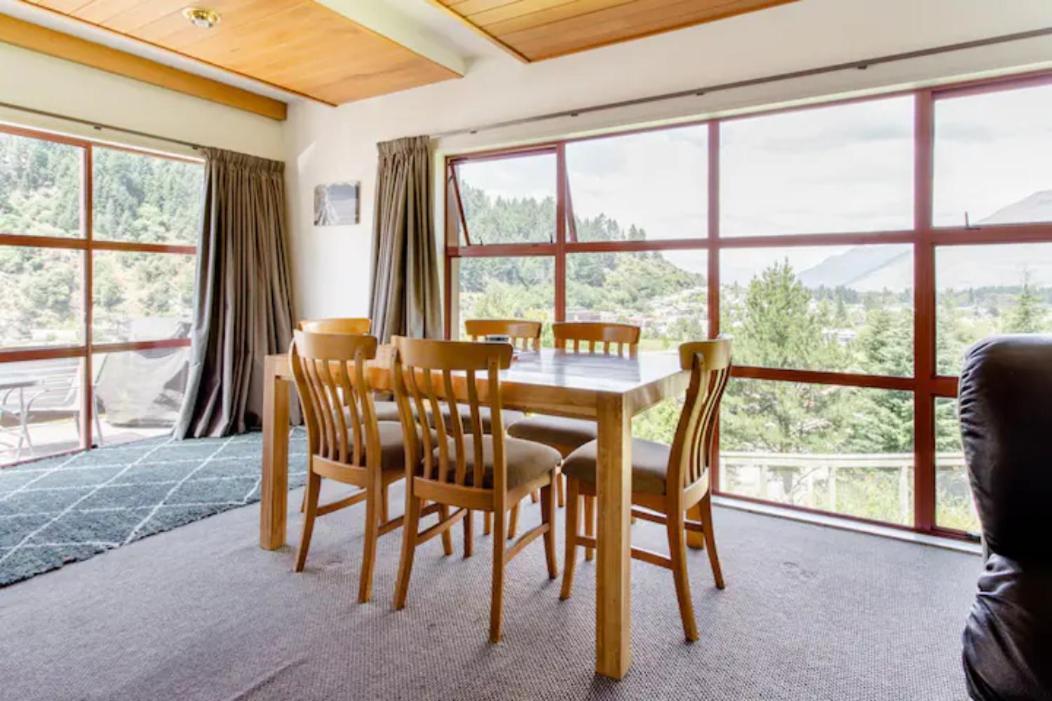 Hot Tub And Views Over Central Queenstown - Entire Holiday House Ngoại thất bức ảnh