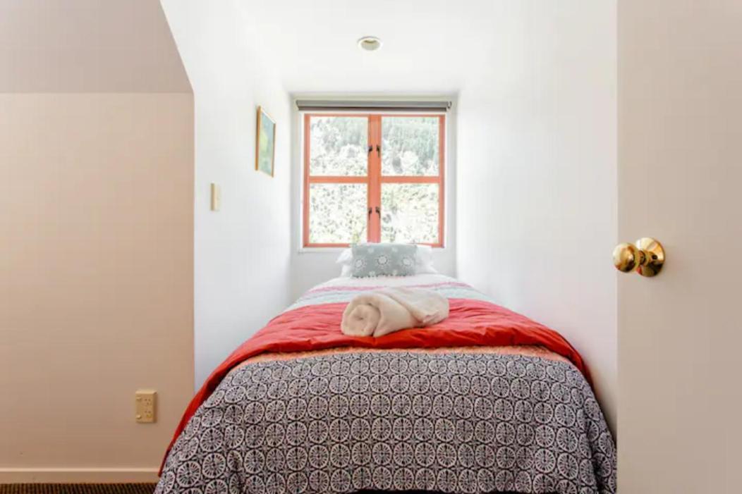 Hot Tub And Views Over Central Queenstown - Entire Holiday House Ngoại thất bức ảnh