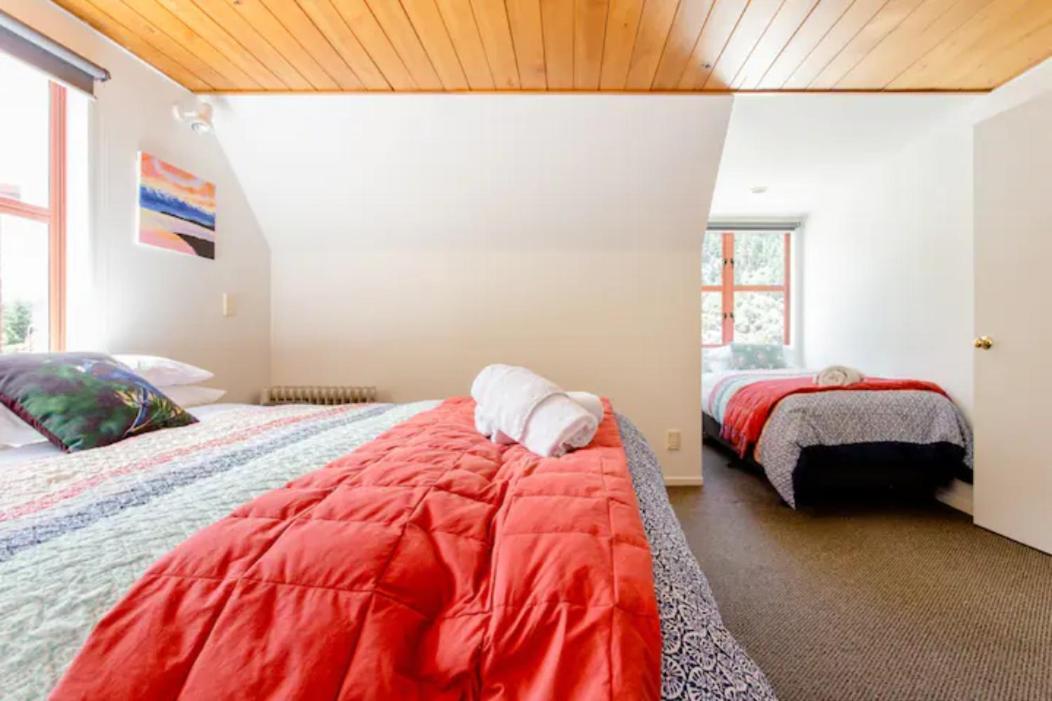 Hot Tub And Views Over Central Queenstown - Entire Holiday House Ngoại thất bức ảnh