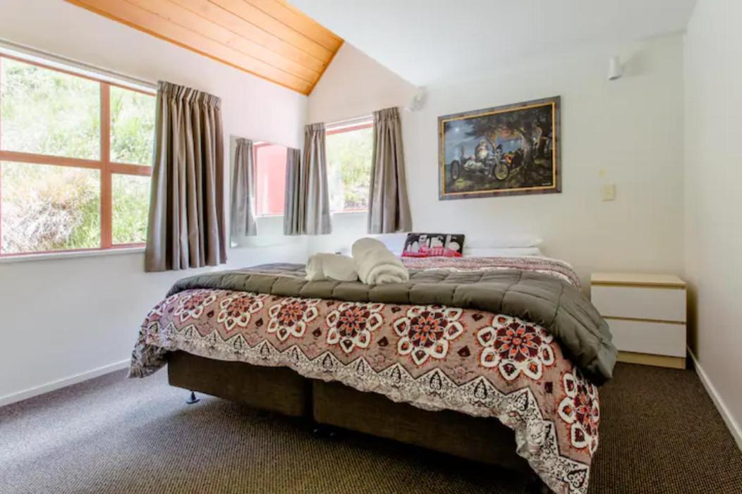 Hot Tub And Views Over Central Queenstown - Entire Holiday House Ngoại thất bức ảnh