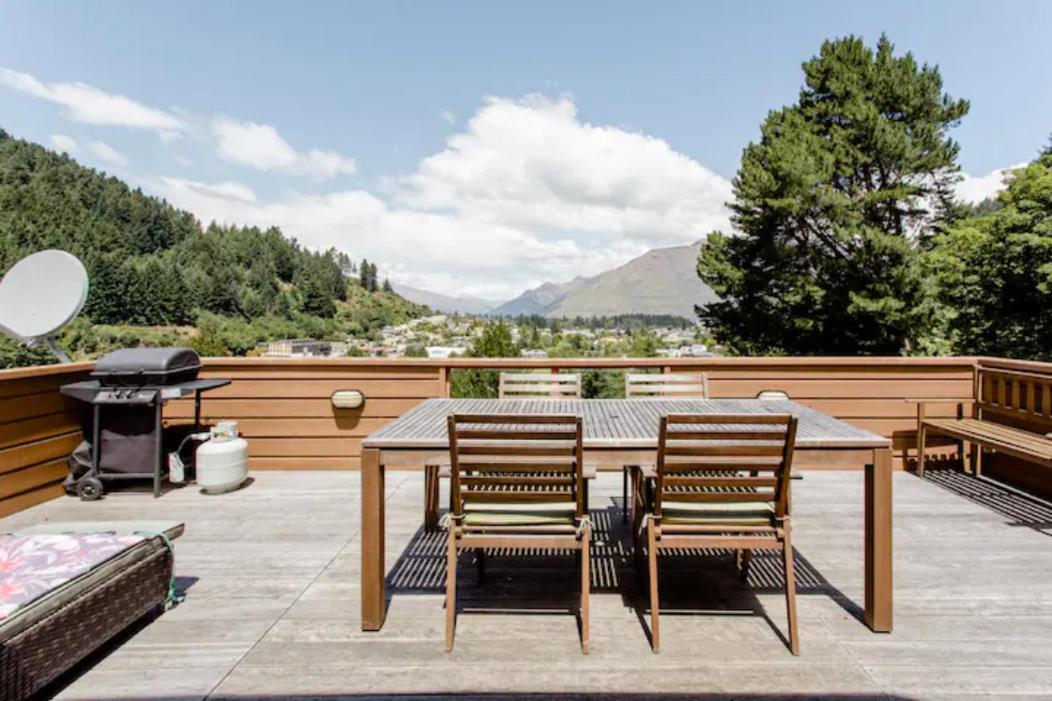 Hot Tub And Views Over Central Queenstown - Entire Holiday House Ngoại thất bức ảnh