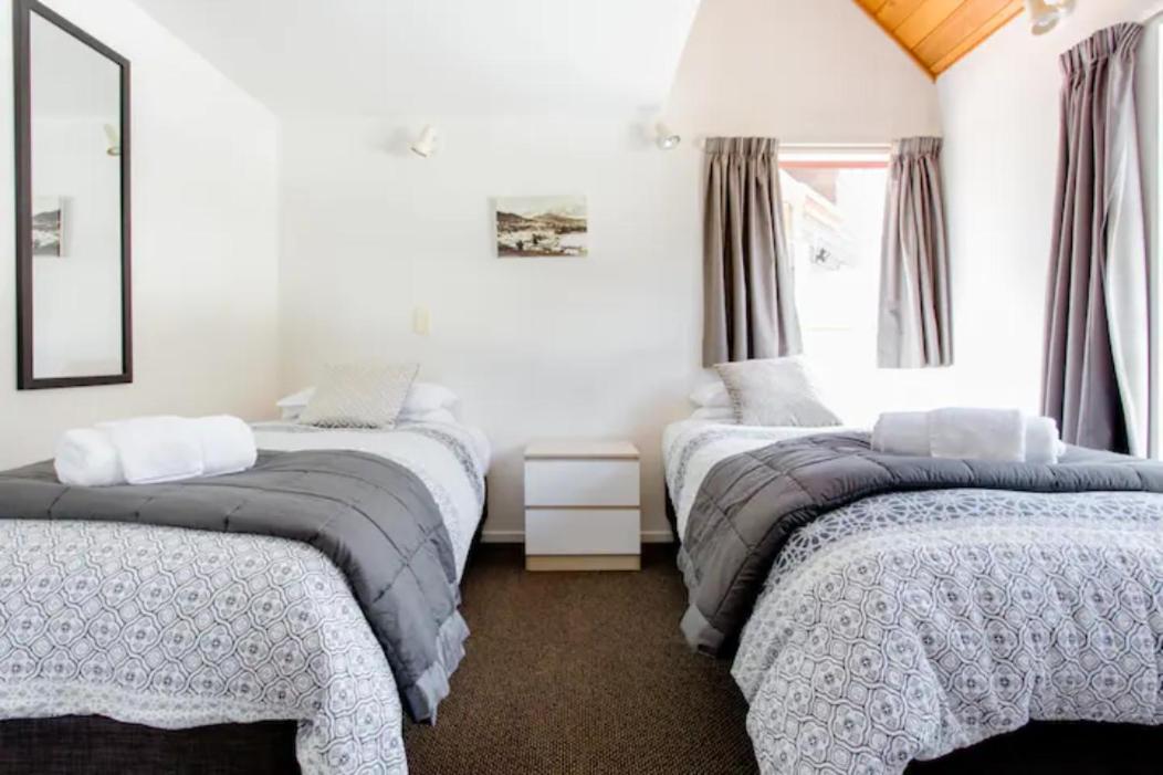 Hot Tub And Views Over Central Queenstown - Entire Holiday House Ngoại thất bức ảnh