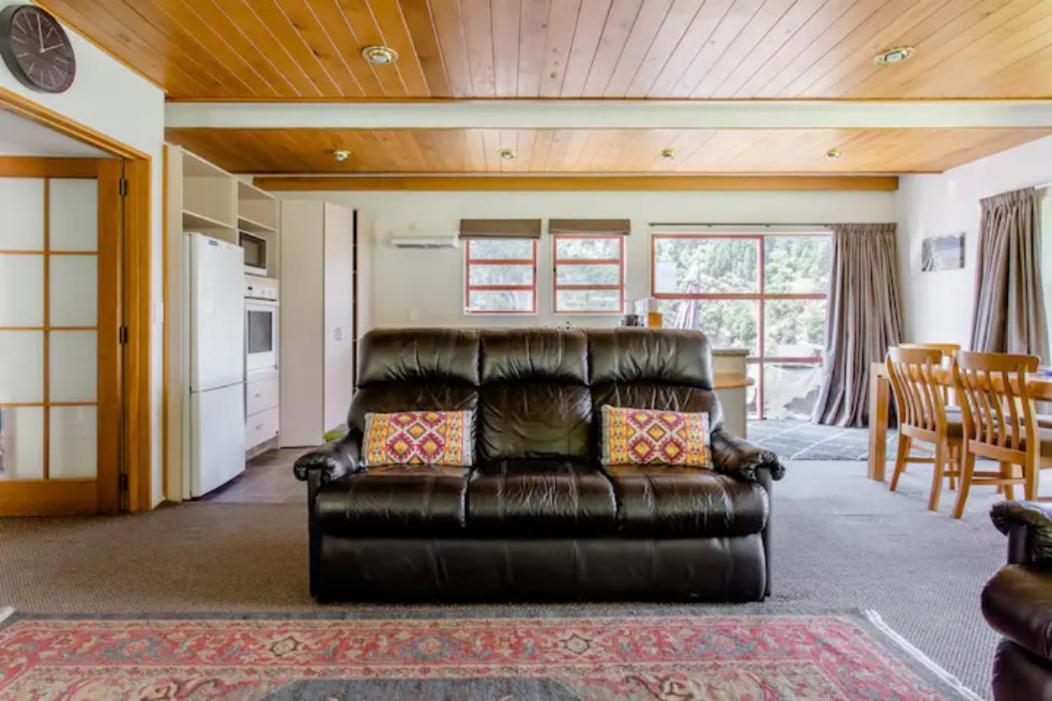 Hot Tub And Views Over Central Queenstown - Entire Holiday House Ngoại thất bức ảnh