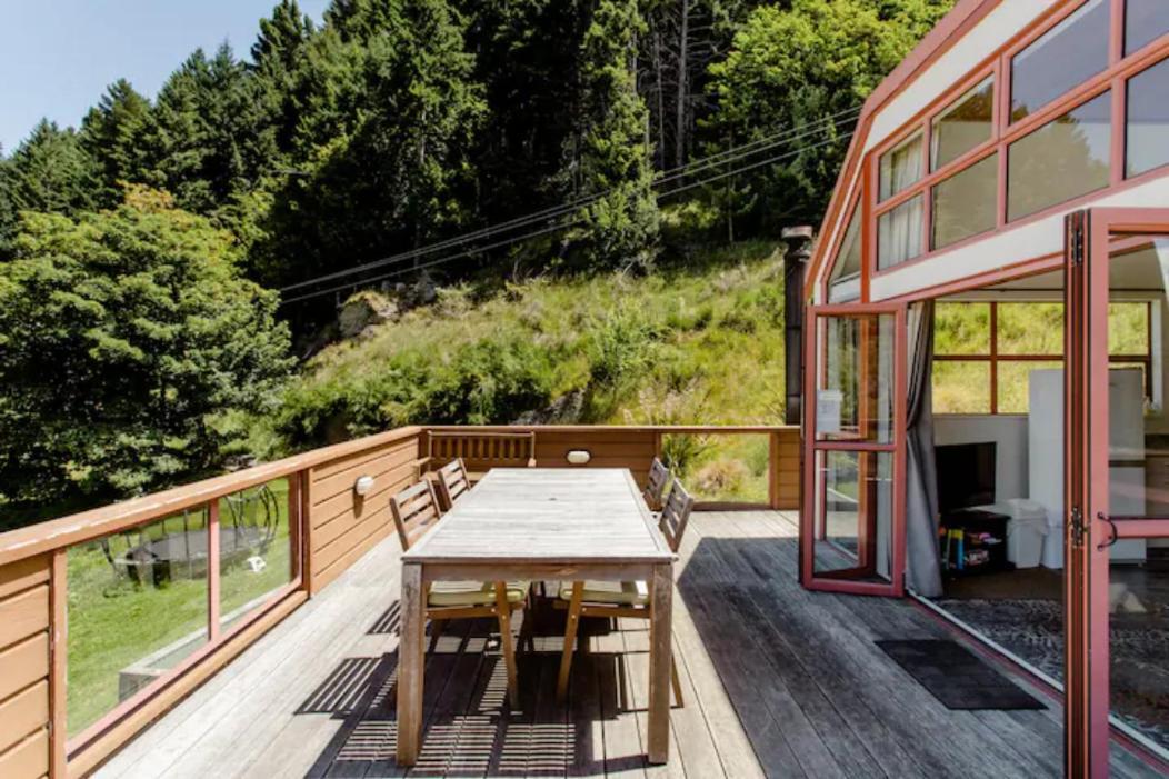 Hot Tub And Views Over Central Queenstown - Entire Holiday House Ngoại thất bức ảnh