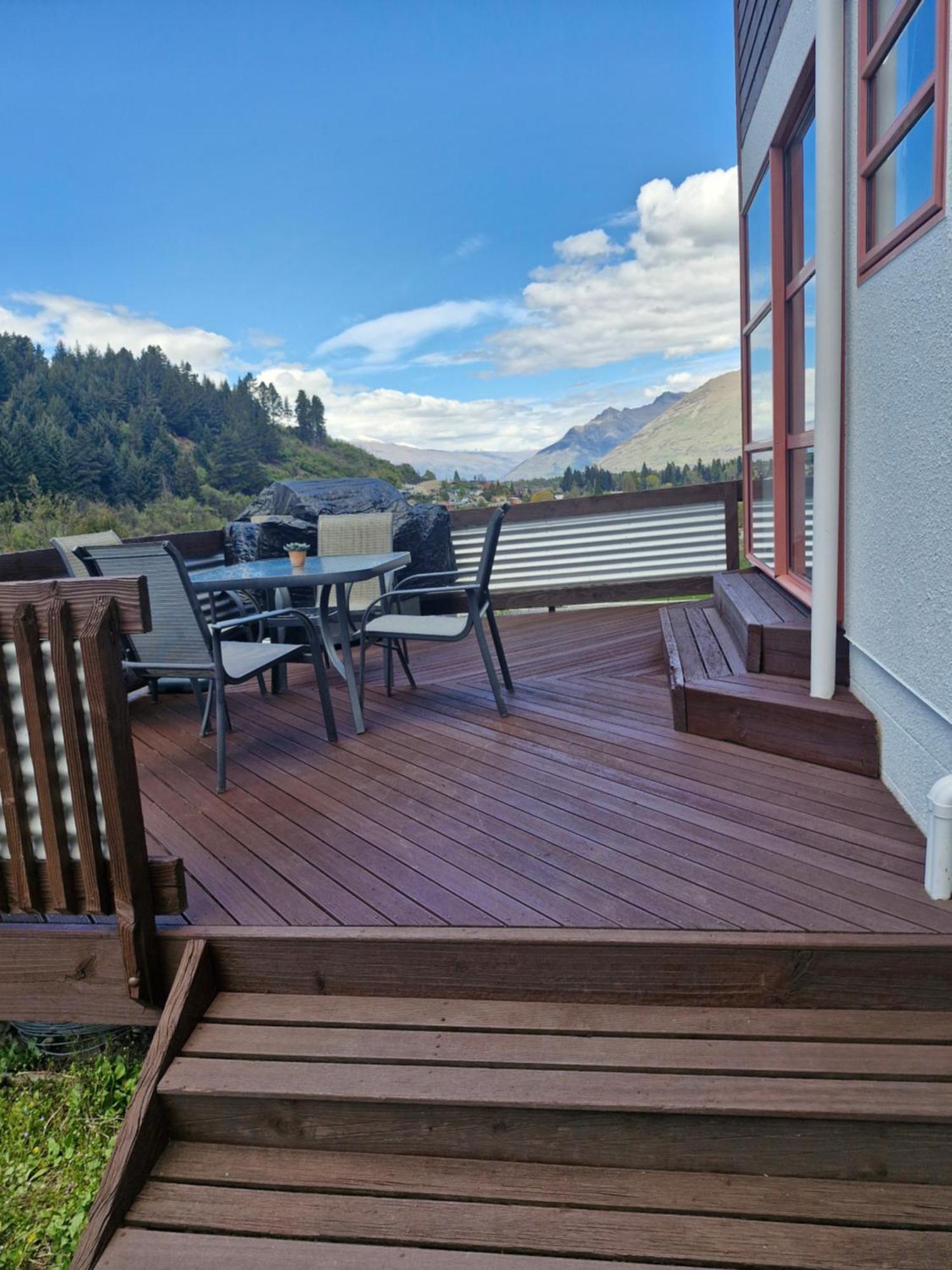 Hot Tub And Views Over Central Queenstown - Entire Holiday House Ngoại thất bức ảnh